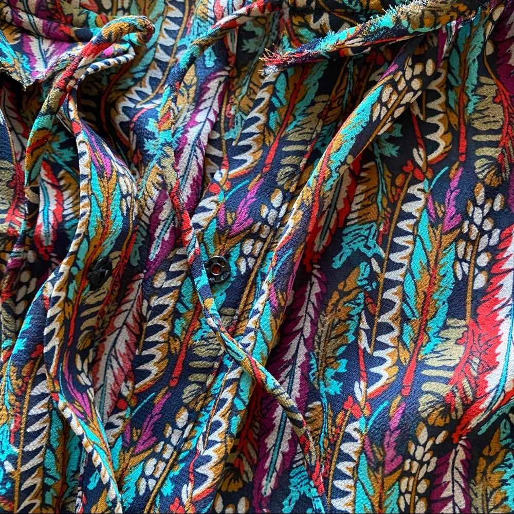 Feather pattern pull-over blouse - Picture 5 of 8